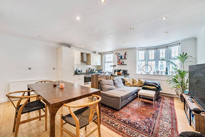 3 Bedroom Mews To Rent In Comeragh Mews, Barons Court, London, W14