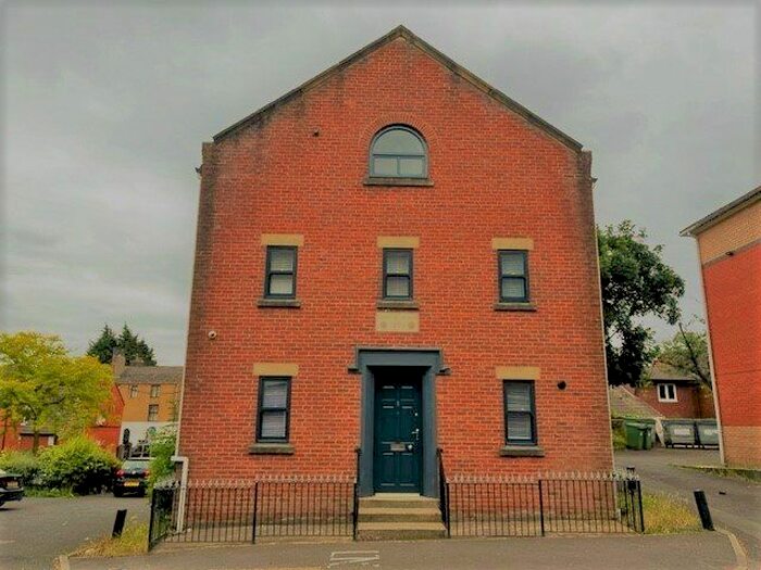 3 Bedroom Town House To Rent In Percy Street, Preston, PR1