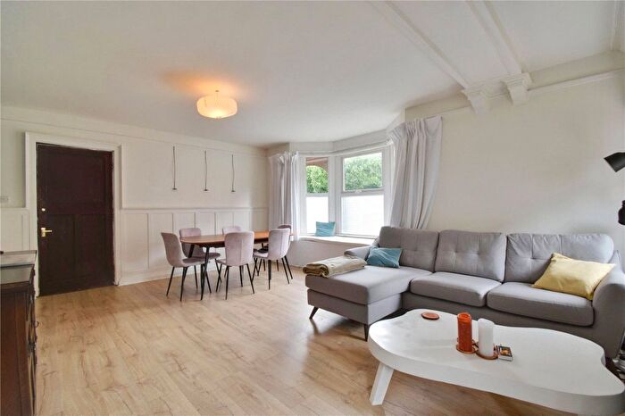 2 Bedroom Flat For Sale In Queens Court, -, Queens Road, Watford, Hertfordshire, WD17