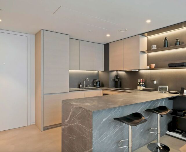 1 Bedroom Flat For Sale In Buckingham Palace Road, Victoria, London, SW1W