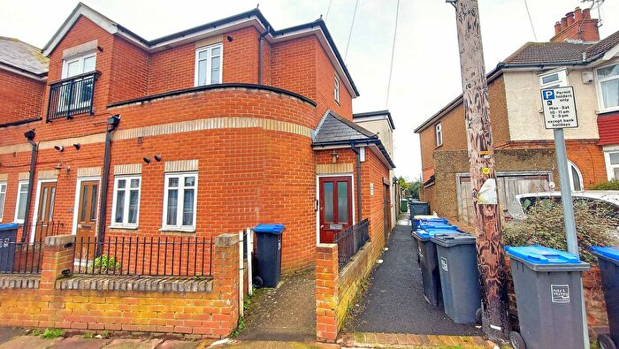1 Bedroom Flat To Rent In Westcourt Road, Worthing, BN14