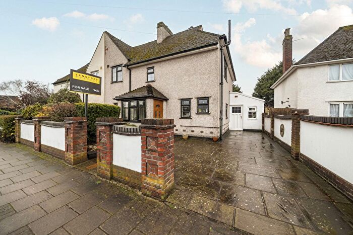 5 Bedroom Semi Detached House For Sale In Green Way, Bromley, BR2