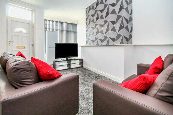 3 Bedroom Terraced House To Rent In Beechwood Terrace, Burley, LS4