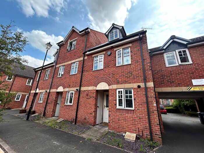 3 Bedroom House To Rent In Caroline Court, DE14