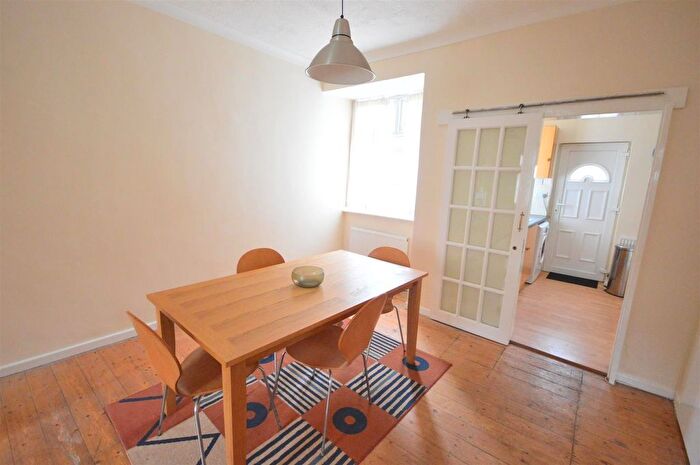 2 Bedroom Terraced House To Rent In Palmer Street, Sale, M33