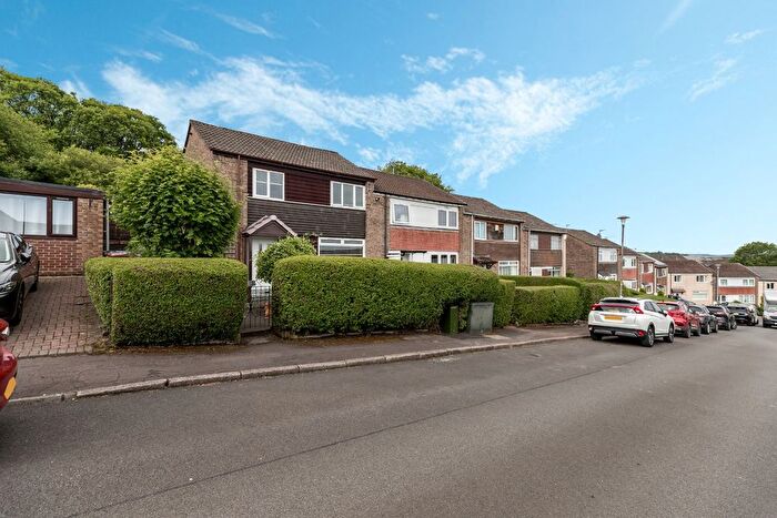 3 Bedroom End Of Terrace House For Sale In Foxbar Crescent, Paisley, Renfrewshire, PA2