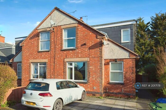 4 Bedroom Semi-Detached House To Rent In Waverley Road, Leamington Spa, CV31