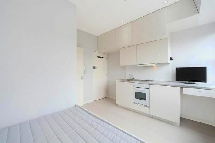 Studio To Rent In Gwendwr Road, London, W14