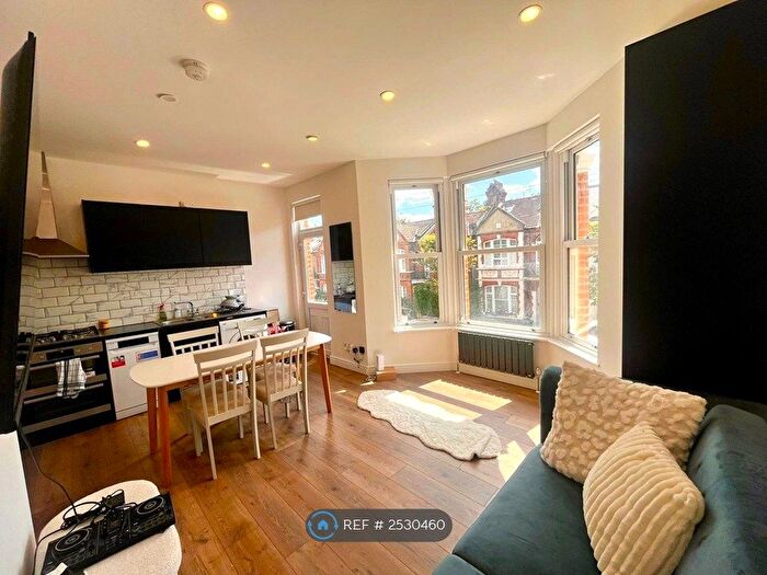 2 Bedroom Flat To Rent In Norroy Road, London, SW15