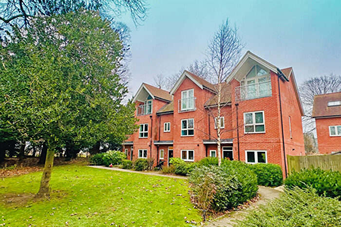 4 Bedroom Terraced House For Sale In Nicolls Close, Cholsey, OX10