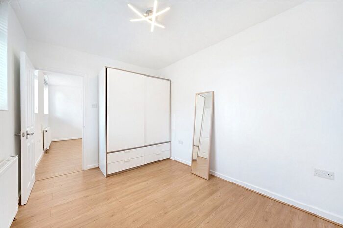 3 Bedroom Flat To Rent In Kenneth Black Memorial Hall, A Worple Road, London, SW19