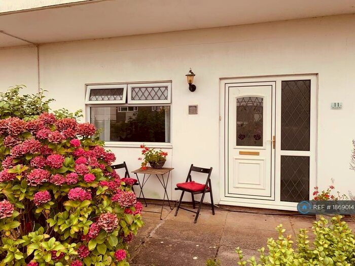 2 Bedroom Flat To Rent In Allt Yr Yn Way, Newport, NP20