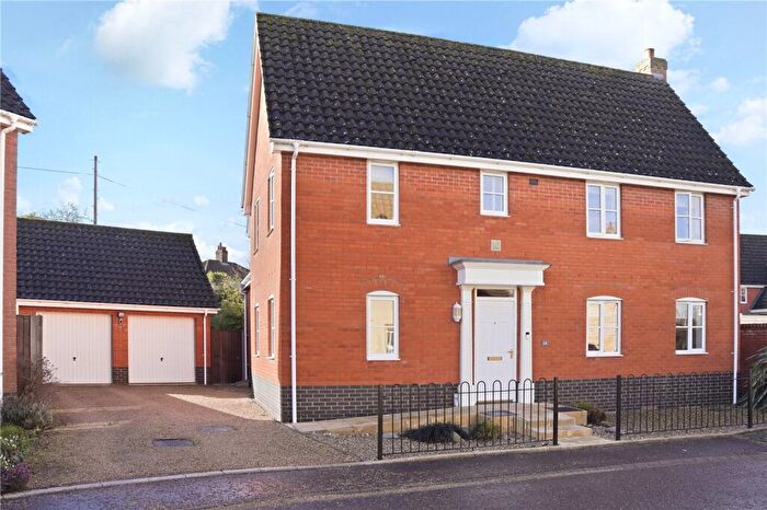 4 Bedroom Detached House For Sale In Burroughs Way, Wymondham, Norfolk, NR18