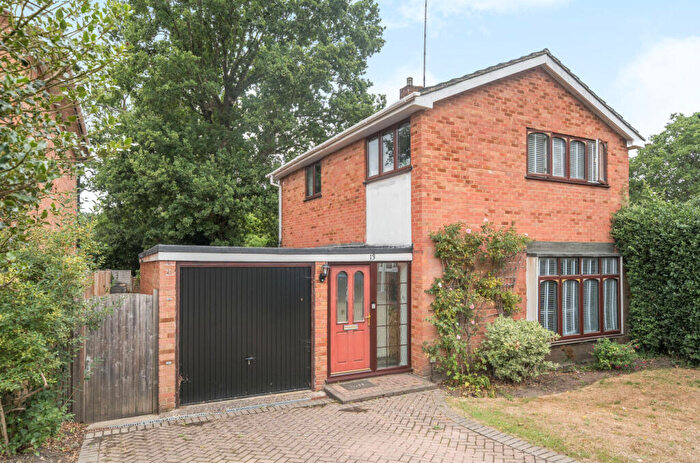 4 Bedroom Detached House For Sale In Glynswood, Camberley, Surrey, GU15