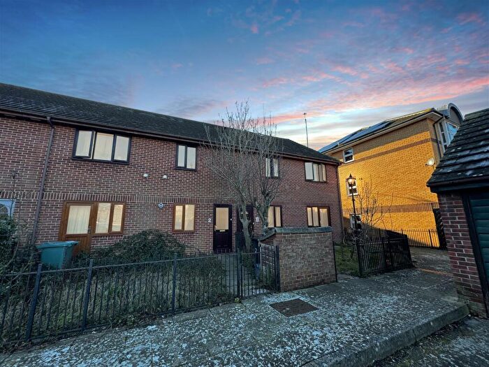 2 Bedroom Apartment To Rent In Prince Regent Court, PO5