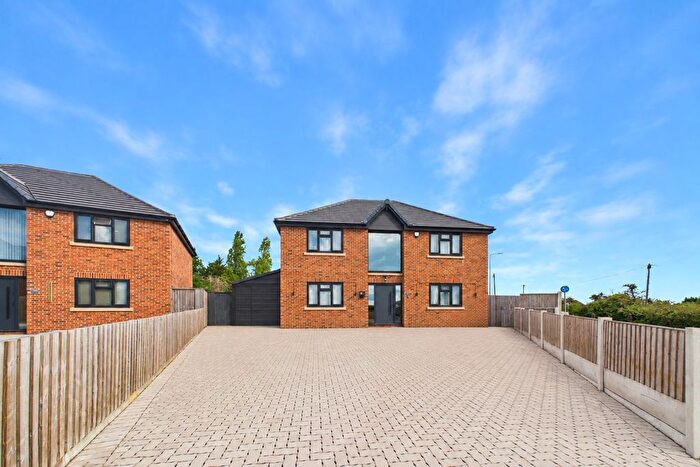 4 Bedroom Detached House For Sale In Old Bath Road, Calcot, Reading, Berkshire, RG31