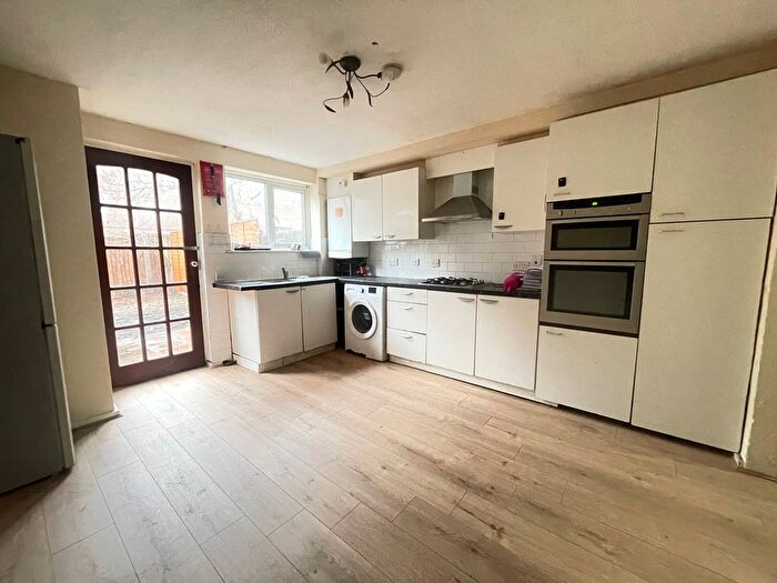4 Bedroom Town House To Rent In Westbury Road, Barking, IG11
