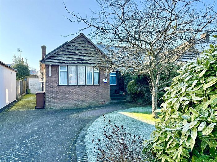 3 Bedroom Semi-Detached Bungalow For Sale In Oliver Road, Shenfield, Brentwood, CM15