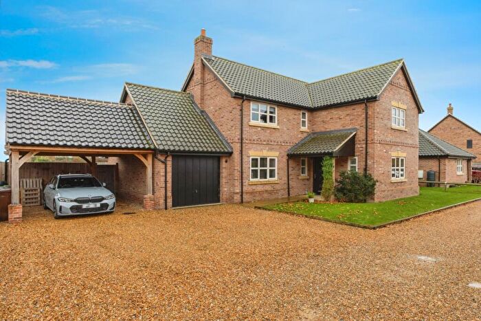 4 Bedroom Detached House For Sale In Harper Close, Shropham, Attleborough, Norfolk, NR17