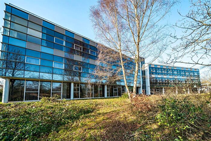 1 Bedroom Apartment To Rent In Roop House Waterfront, Fleet, GU51