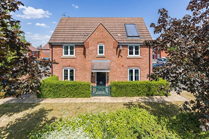 3 Bedroom Semi-Detached House For Sale In Dan Read Parade, Didcot, OX11