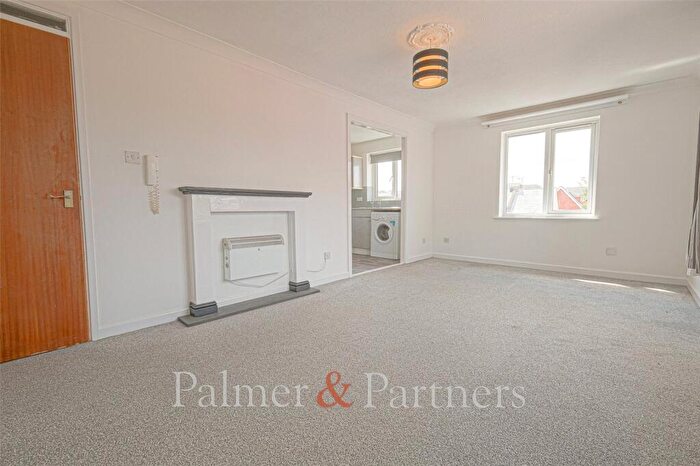 2 Bedroom Apartment To Rent In Hythe Hill, Colchester, Essex, CO1