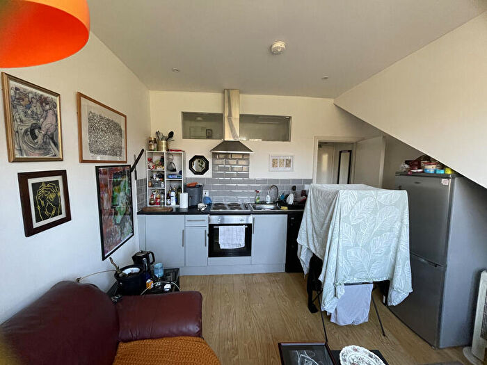 1 Bedroom Flat To Rent In Hyde Park Road, Hyde Park, Leeds, LS6
