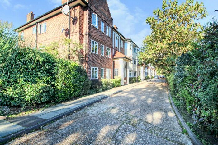 2 Bedroom Flat To Rent In Minehead Court, Rayners Lane, Harrow, HA2