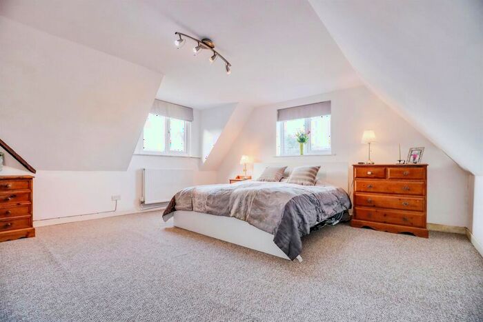 5 Bedroom Detached House For Sale In Meadow View, Llancadle, Barry, CF62