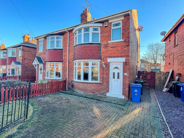 3 Bedroom Semi-Detached House To Rent In Bedale Road, Scawsby, Doncaster DN5