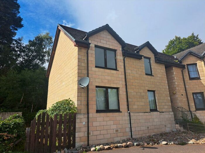 2 Bedroom Flat For Sale In Grampian Court, Aviemore, PH22