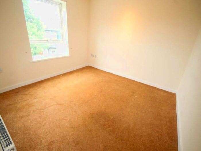 2 Bedroom Flat To Rent In Tong Street, East Bierley, Bradford, BD4