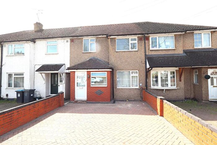 4 Bedroom Terraced House To Rent In Belswains Lane, Hemel Hempstead, HP3