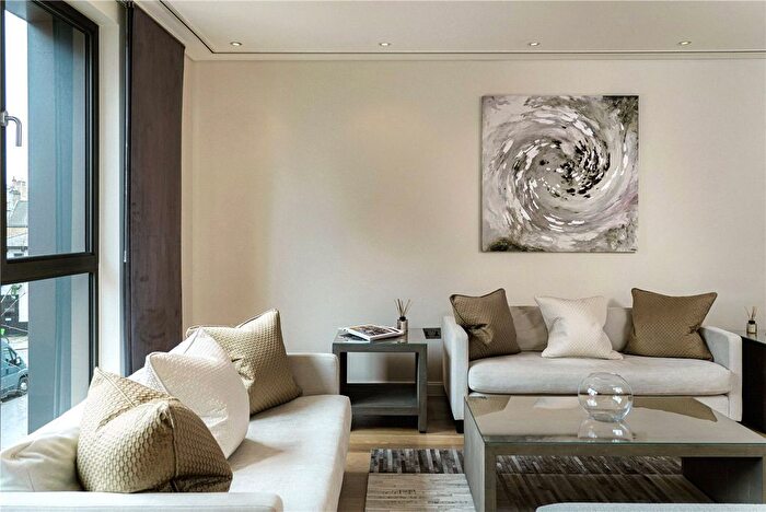 2 Bedroom Flat To Rent In Wycombe Square, Kensington, W8