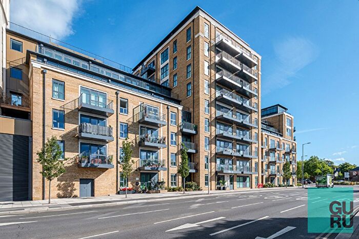 2 Bedroom Flat To Rent In Royal Exchange, London, KT1