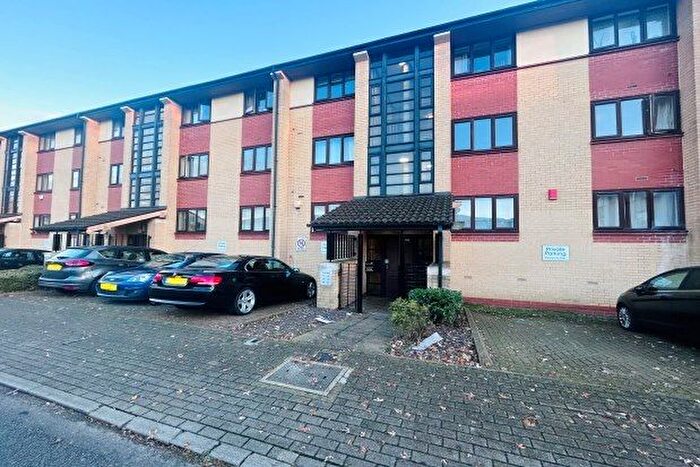 2 Bedroom Flat To Rent In Boycott Avenue, Milton Keynes, MK6