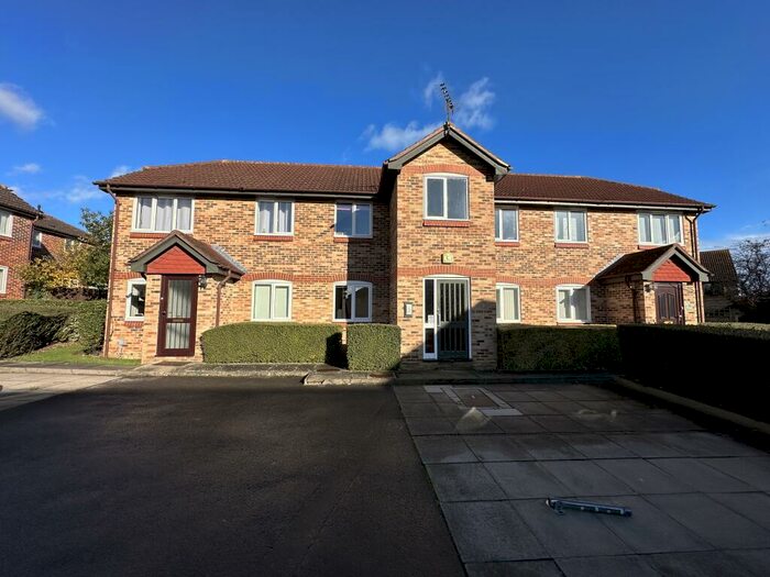 2 Bedroom Apartment To Rent In Earlsfield Drive, Chelmer Village, CM2