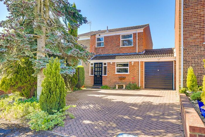 3 Bedroom Detached House For Sale In Cleveland Drive, Leighton Buzzard, LU7