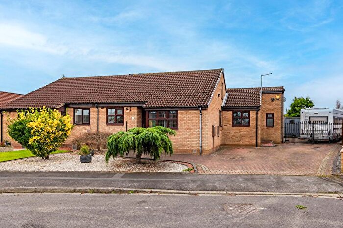 3 Bedroom Semi-Detached Bungalow For Sale In Radford Close, Ravenfield, Rotherham, S65