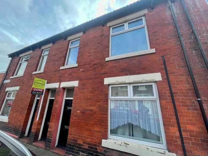 3 Bedroom Flat To Rent In Vine Street, Wallsend, NE28