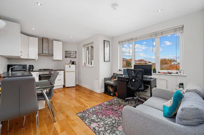 1 Bedroom Flat To Rent In Churchpath, London, W4