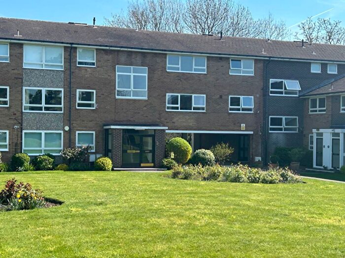 2 Bedroom Flat To Rent In Gleneagles, Stanmore, HA7