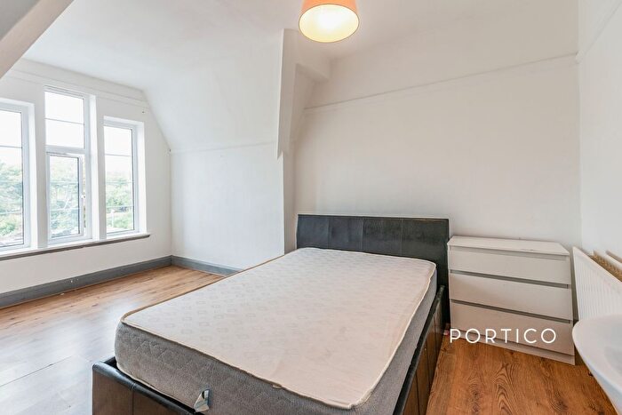 1 Bedroom Property To Rent In Green Lanes, N4