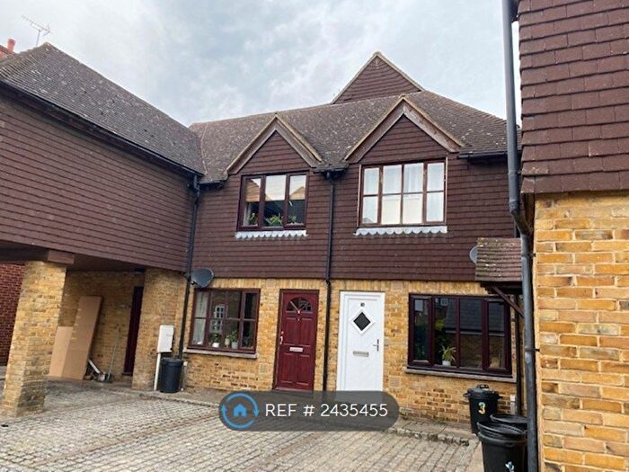 1 Bedroom Flat To Rent In Bishops Walk, Rochester, ME1