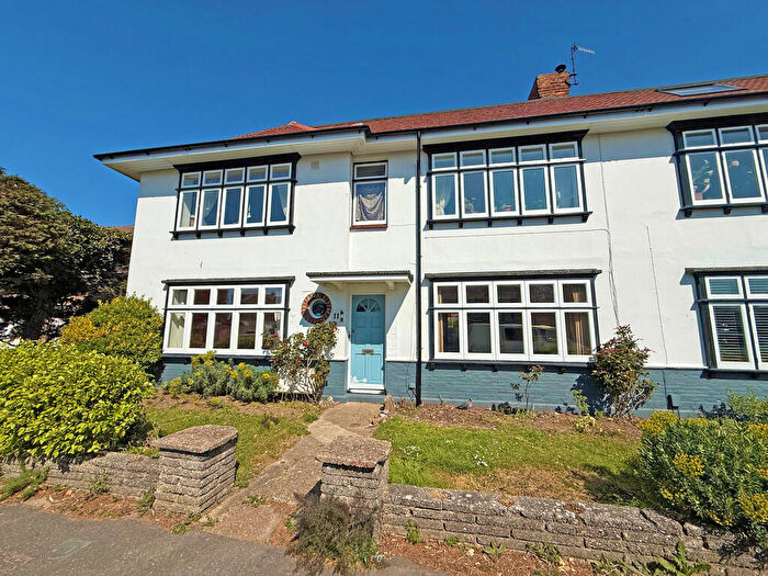 2 Bedroom Flat For Sale In Tudor Mansions, Riverside Road, BN43