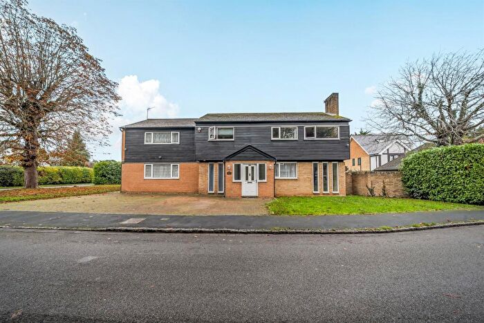 6 Bedroom Detached House For Sale In Talbots Drive, Maidenhead, SL6