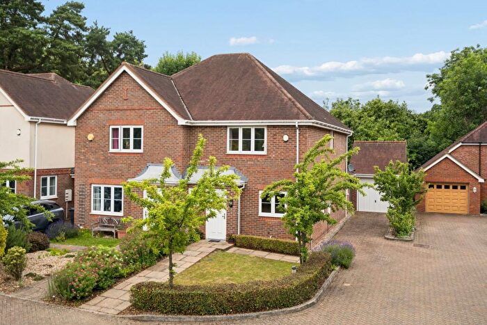 3 Bedroom Semi Detached House For Sale In Kennards Court, Amersham, HP6