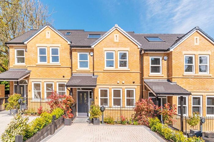 5 Bedroom Property To Rent In Fir Hollow Gardens, Croydon, CR8