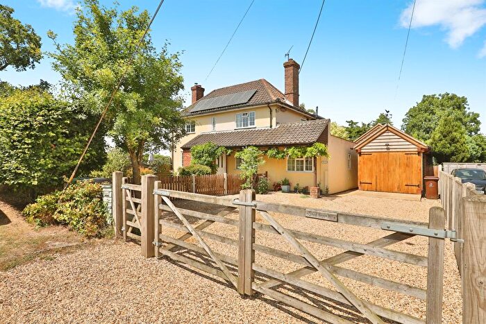 4 Bedroom Detached House For Sale In South Acre Road, Sporle, PE32