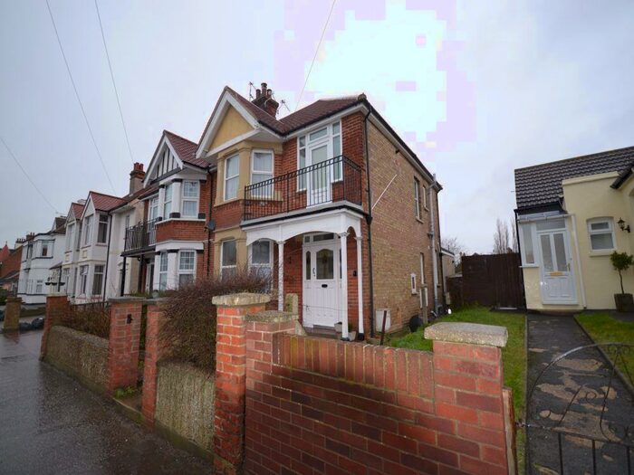 1 Bedroom Maisonette To Rent In Freeland Road, CO15